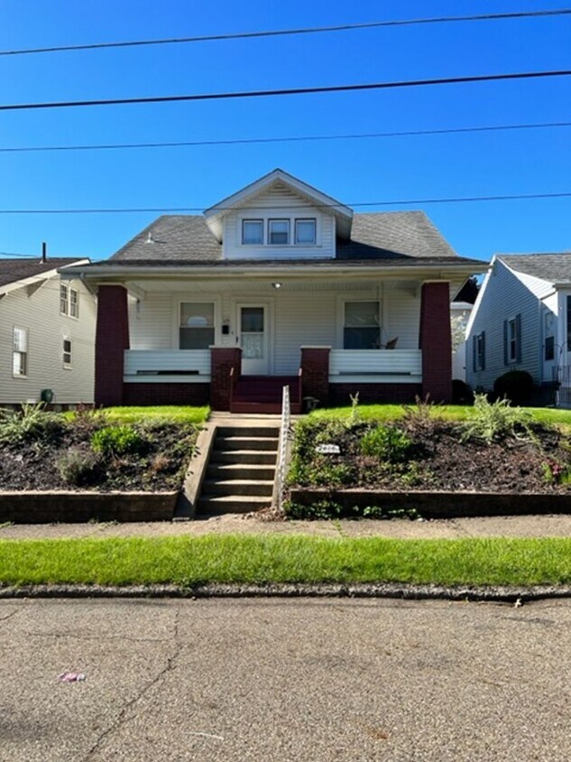 Primary Photo - Two bedroom one bathroom home for rent