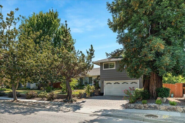 Building Photo - 227 Danville Dr