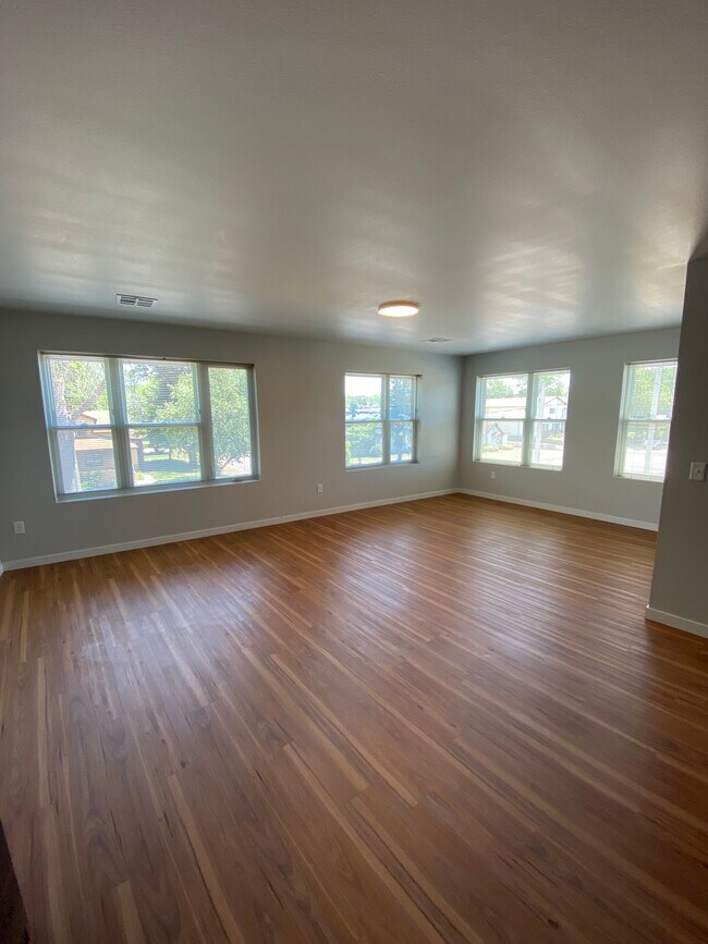 Foto del edificio - Garden Terrace Apartments