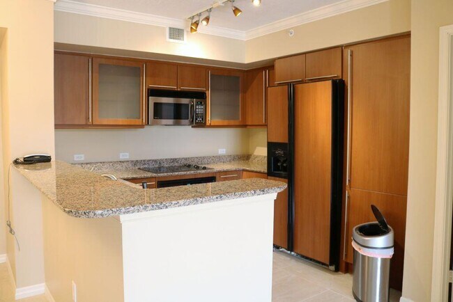 Building Photo - 2080 S Ocean Dr