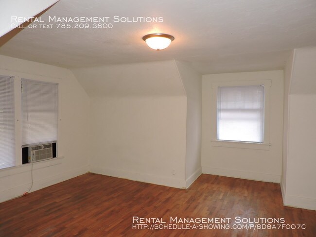 Building Photo - 1430 SW Polk #2 Upstairs