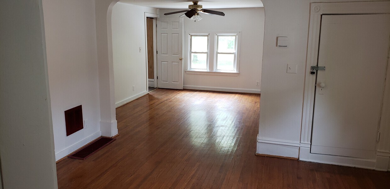 522 Park Ave Unit Upper, Dunkirk, NY 14048 Apartments in Dunkirk, NY