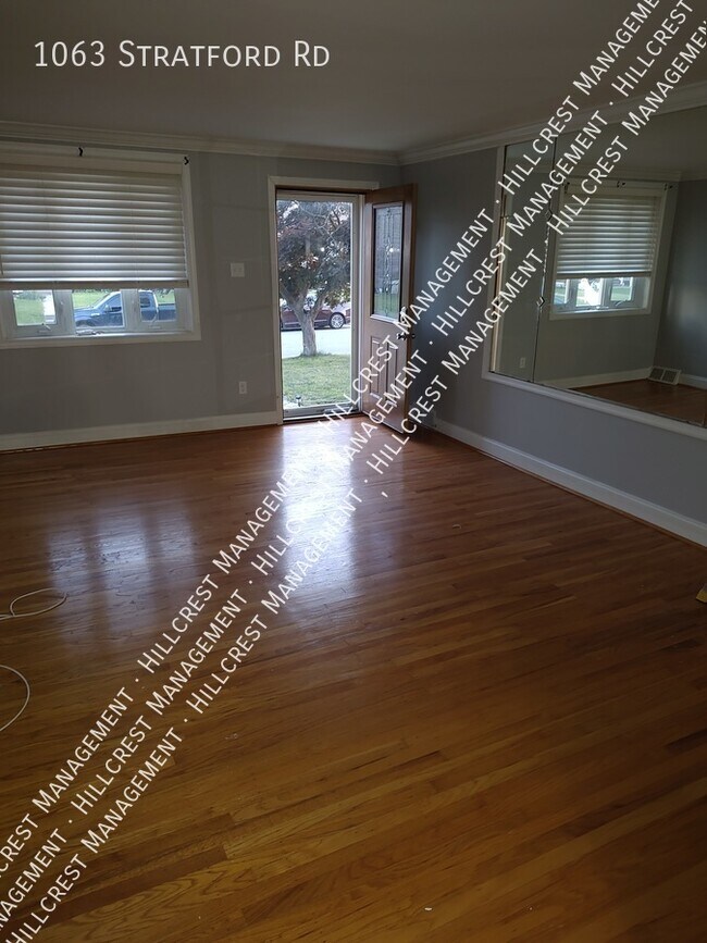 Foto del edificio - 1063 Stratford Rd