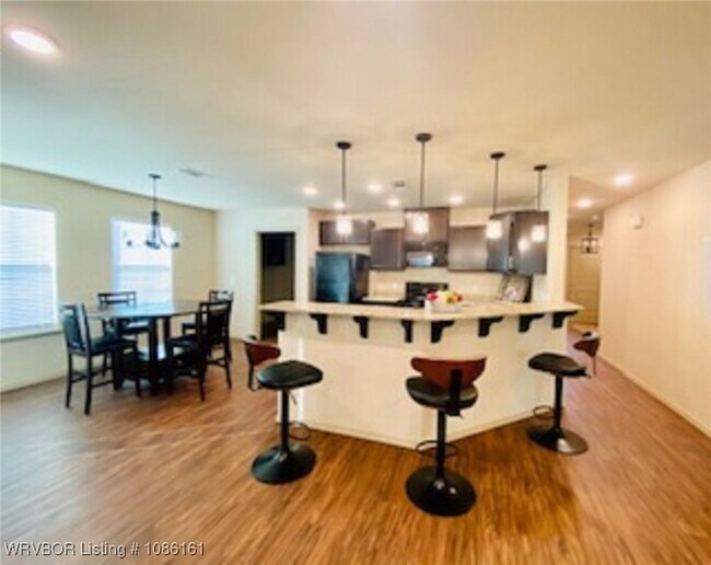 Foto del edificio - 6801 Veterans Ave