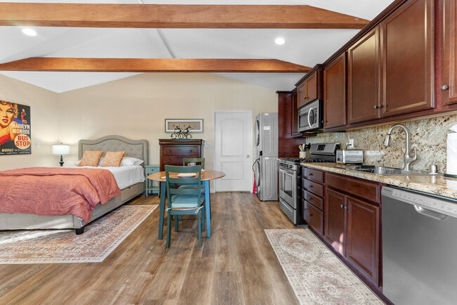 Building Photo - 7227 Fallbrook Ave