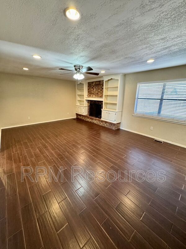 Foto del edificio - 1135 W Johnathan Way