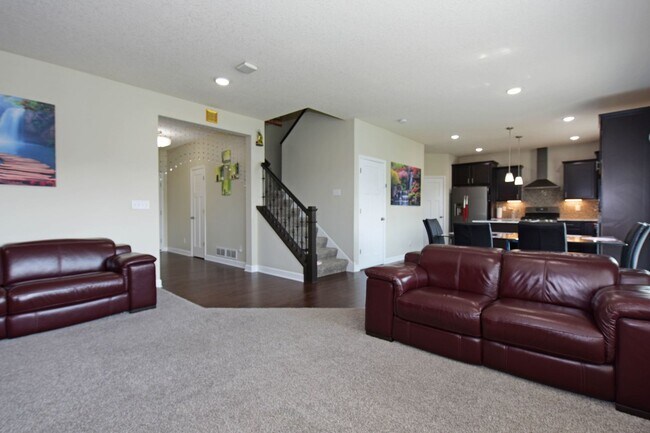 Building Photo - 5729 Meridian Way NE
