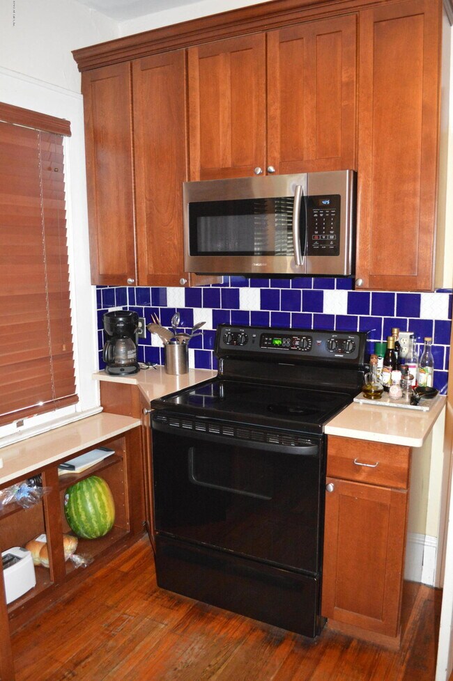 Building Photo - 3670 Herschel St
