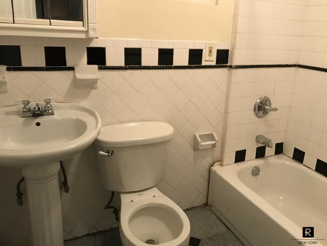 Foto del edificio - 145-60 225th Street