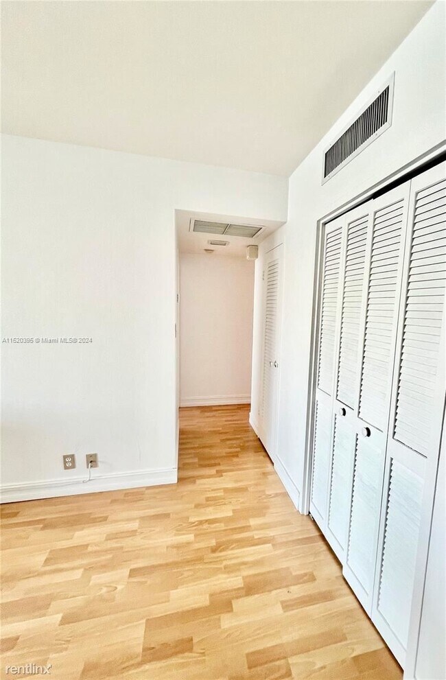 Foto del edificio - 1 br, 1 bath Condo - 1200 West Ave Apt 904