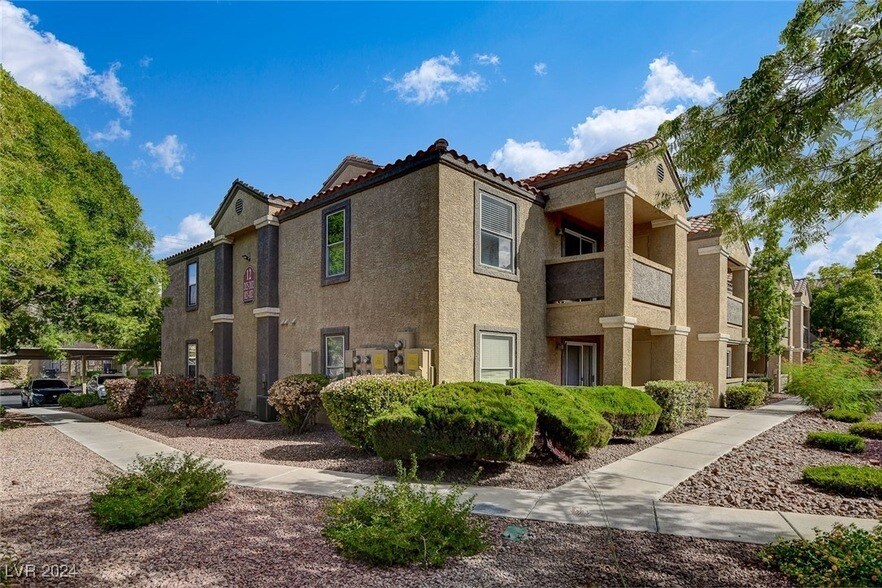 Primary Photo - 2300 E Silverado Ranch Blvd
