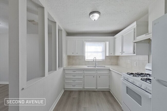 Building Photo - 205 Tilden Dr