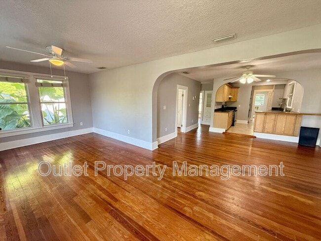 Photo - 737 Carlson Dr House