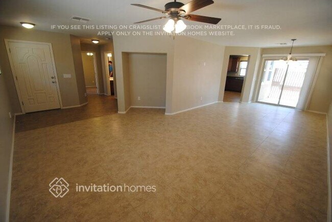 Building Photo - 2241 S Buckaroo Trail