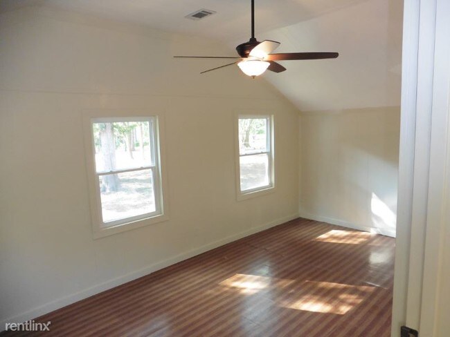 Foto del edificio - 367 Rebel Ridge Rd