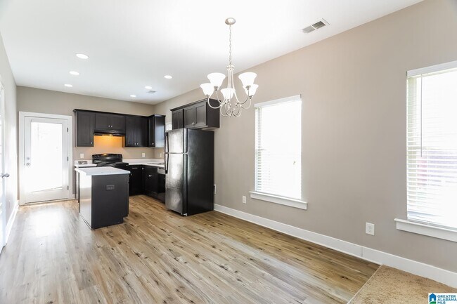 Foto del edificio - 140 GREENWOOD Cir