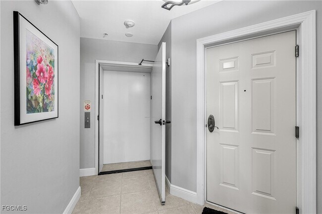 Foto del edificio - 2743 First St