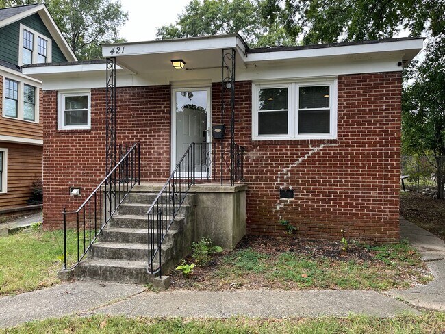 Foto del edificio - Convenient 2 Bedroom Duplex in SouthEnd