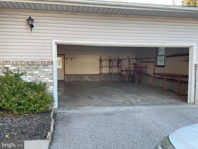 Foto del edificio - 103 Courier Ct