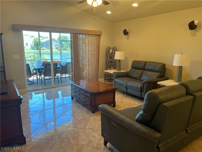 Foto del edificio - 10309 Crepe Jasmine Ln