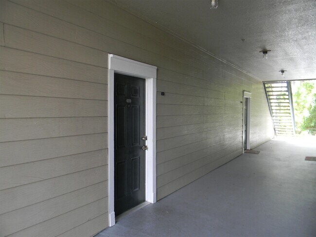 Building Photo - 13025 Mulberry Park Dr