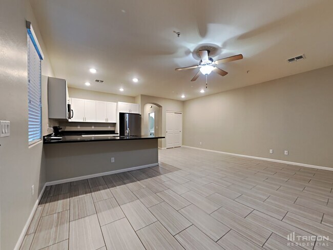 Foto del edificio - 12583 W Gentle Rain Rd