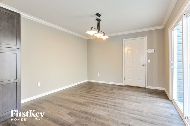 Foto del edificio - 1007 Carpathian Dr