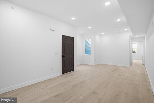 Building Photo - 2326 N 16th St