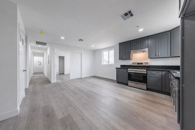 Foto del edificio - 1617 W 55th St