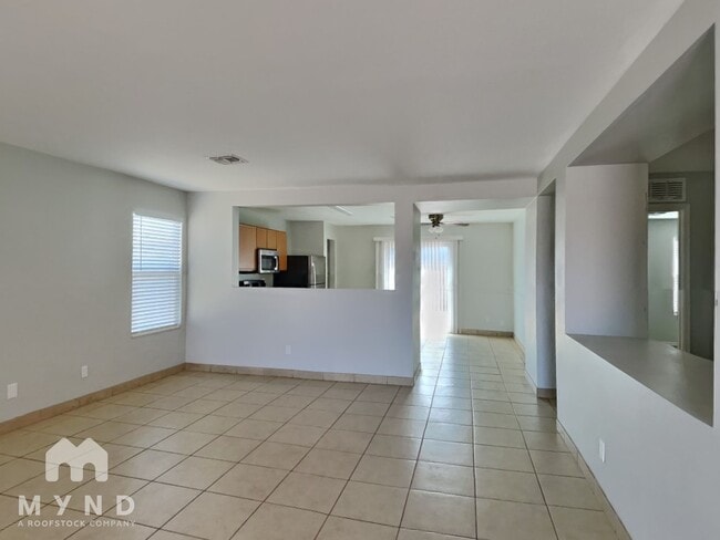 Building Photo - 11903 W Cabrillo Dr