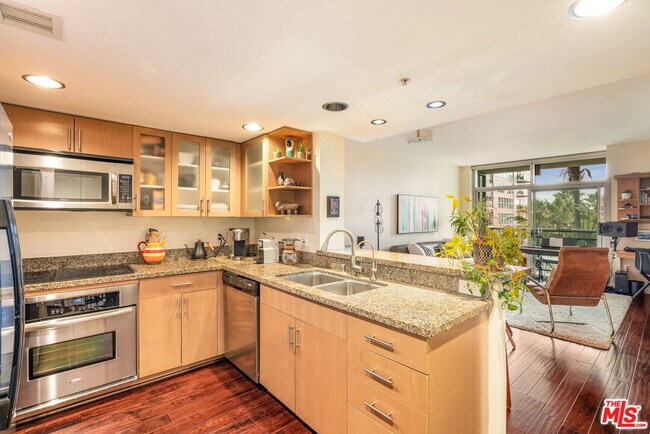 Foto del edificio - 13700 Marina Pointe Dr