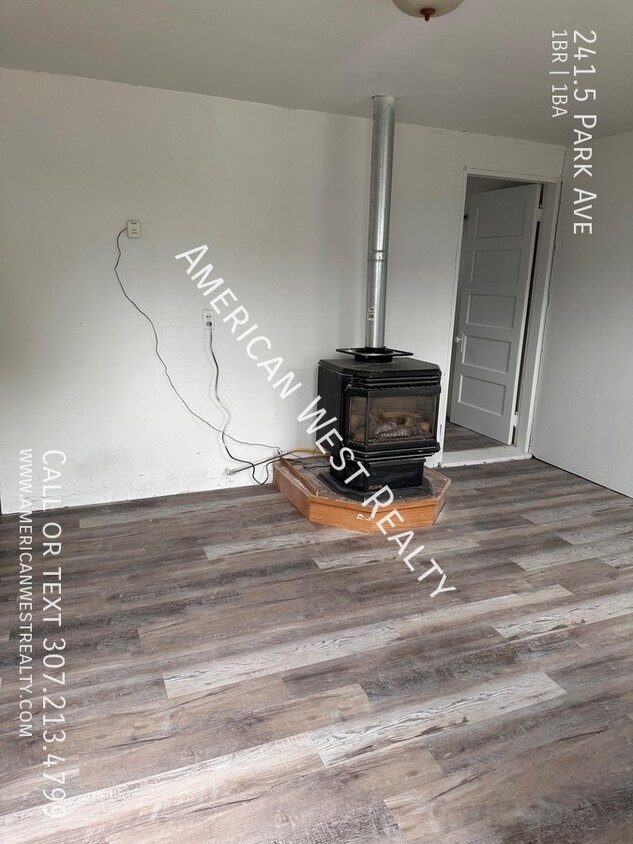 Building Photo - 241.5 Park Ave