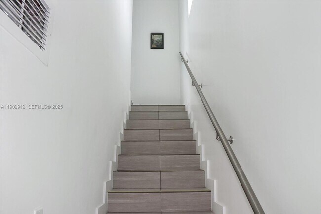 Foto del edificio - 94825 Overseas Hwy