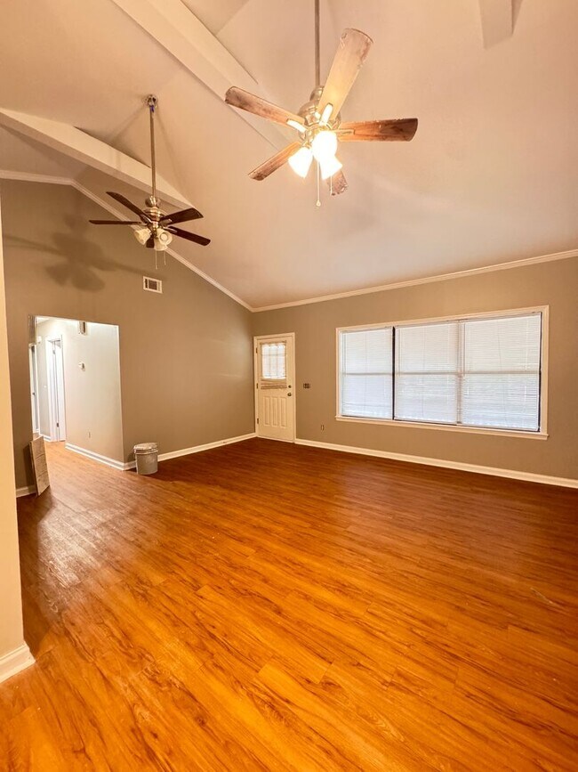 Foto del edificio - 107 S Edgewood Dr