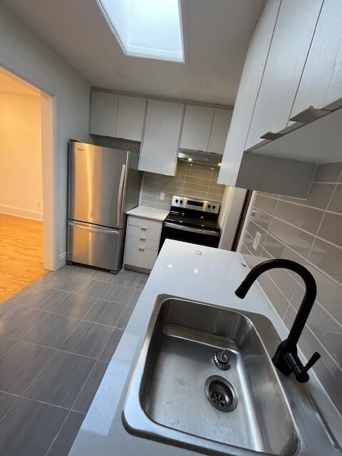 Photo principale - Newly renovated unit on transit line