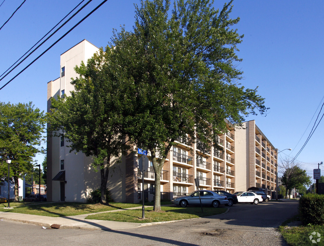 Building Photo - Lincoln Apartments