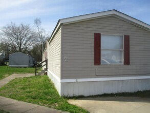 Building Photo - 222 Tyler St