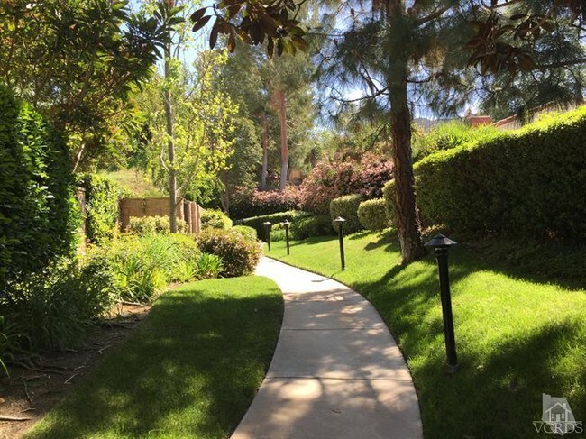 Foto del edificio - 71 Greenmeadow Dr