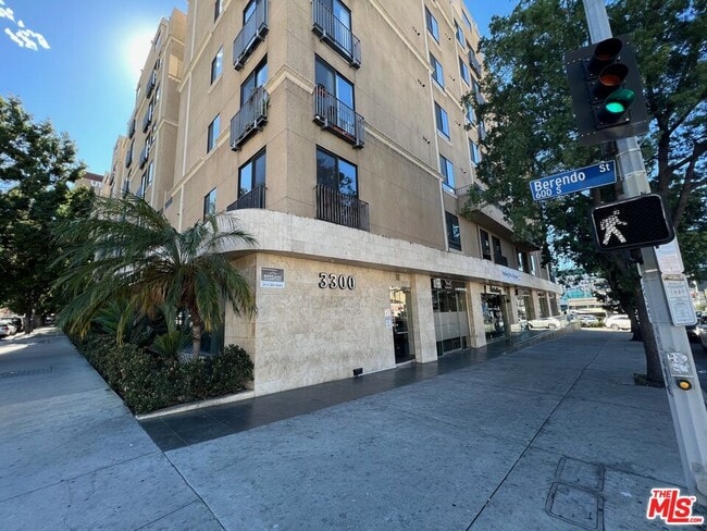Building Photo - 625 S Berendo St