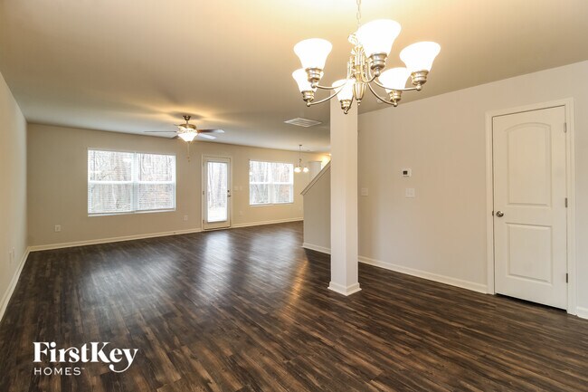 Building Photo - 1618 Dodson St