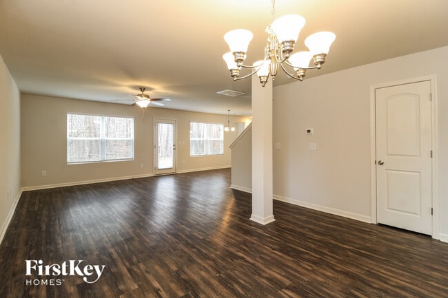 Foto del edificio - 1618 Dodson St