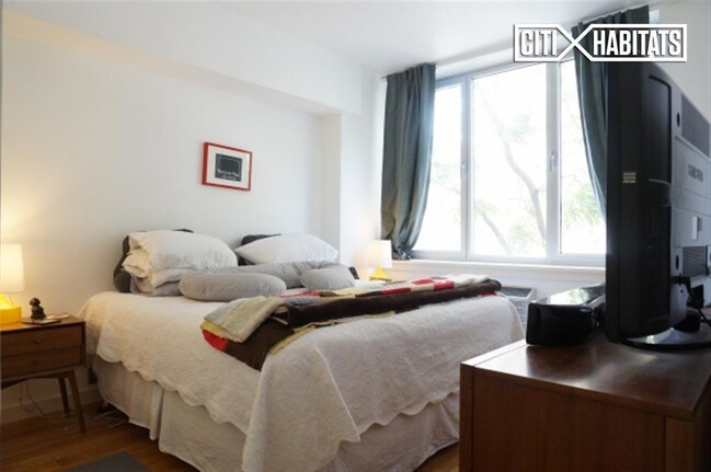 Foto del edificio - 222 E 111th St