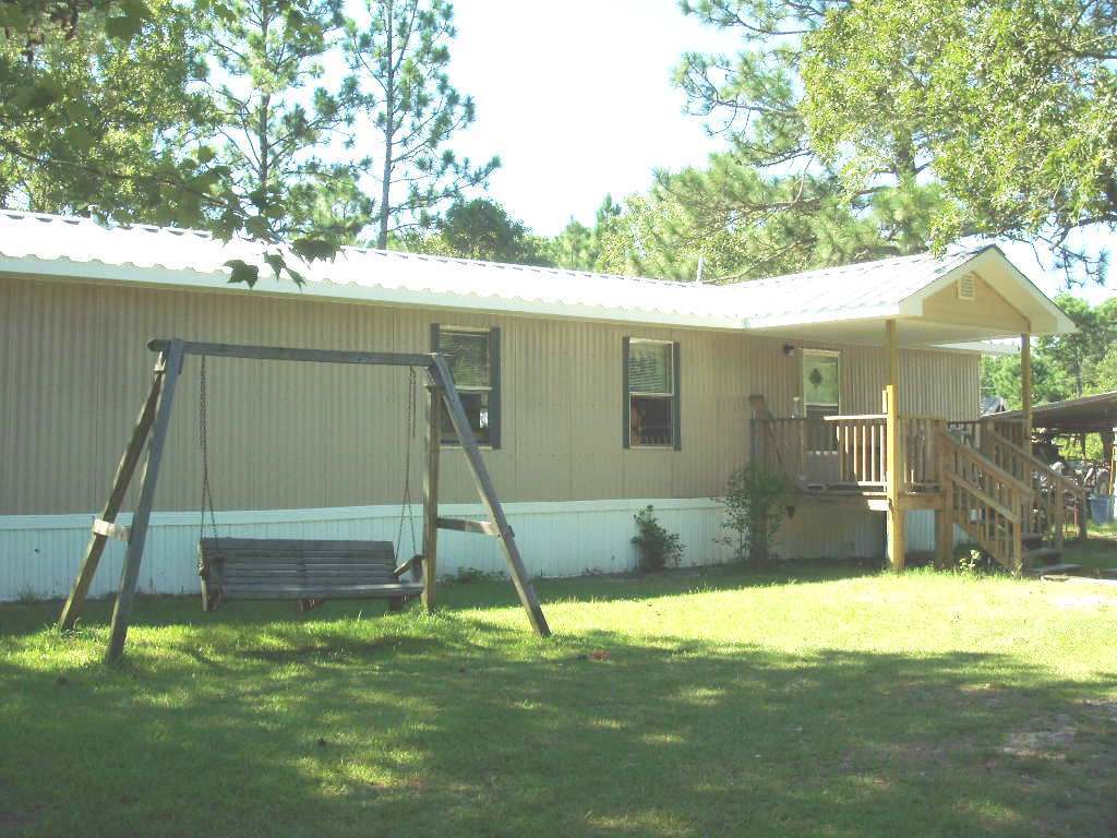 Country living just 15 minutes from downto... House Rental in Currie