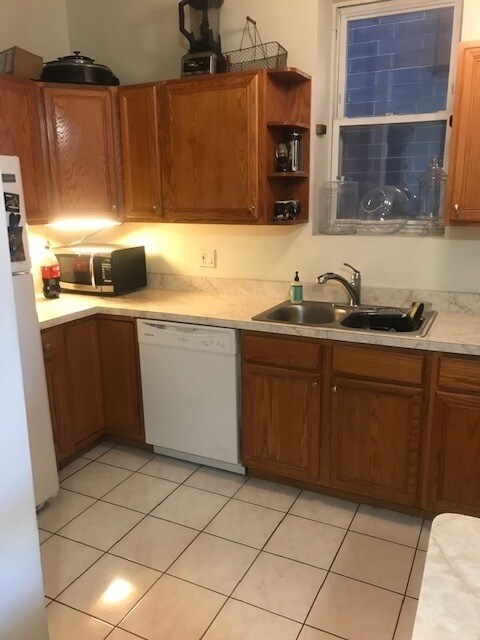 Foto del edificio - 942 N Elston Ave