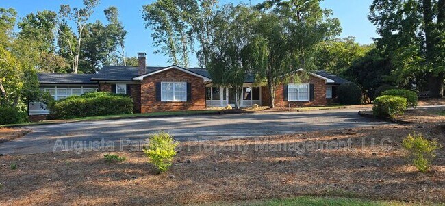Foto del edificio - 289 Ashbrook Dr