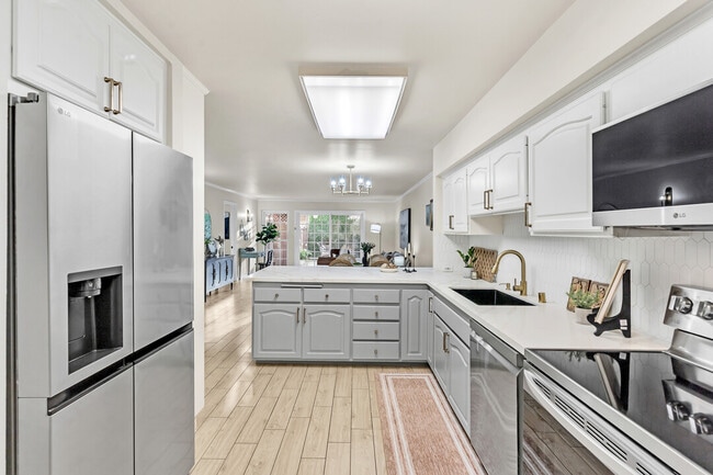 Upgraded Kitchen - 2600 Torrey Pines Rd