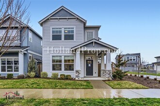 Building Photo - 7045 SE Genrosa St