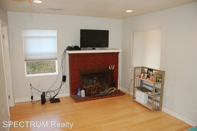 Building Photo - 2 br, 1 bath House - 1324 Punta Gorda St