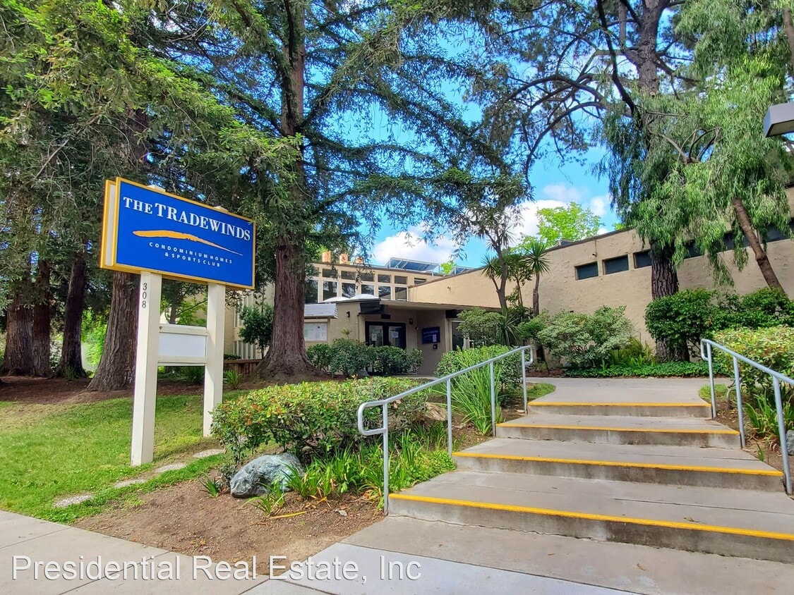 Primary Photo - 3 br, 2 bath House - 289 Tradewinds Drive #8