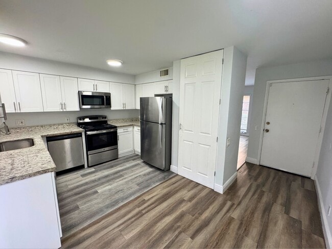 Foto del edificio - 4501 Treehouse Ln